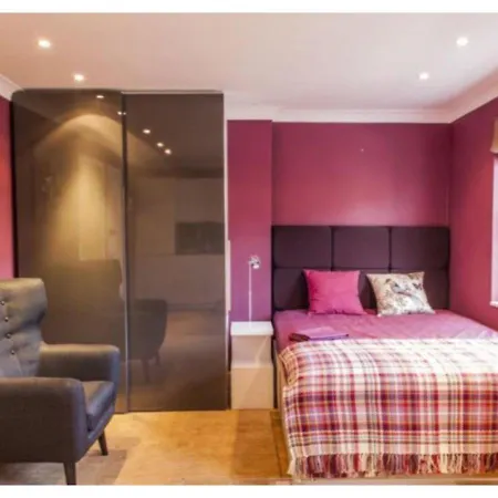 York Shell Studio Apartment